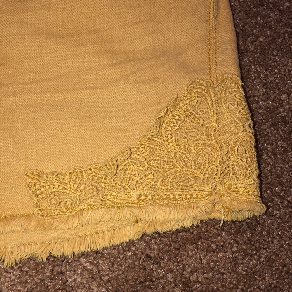 Yellow Rue 21 shorts - Picture 2 of 5